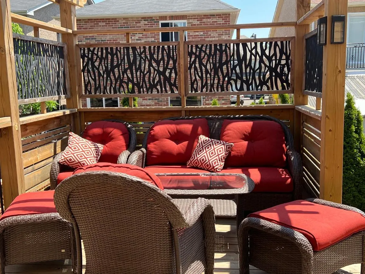 Holiday home Cozy 5 Bedroom House Mississauga