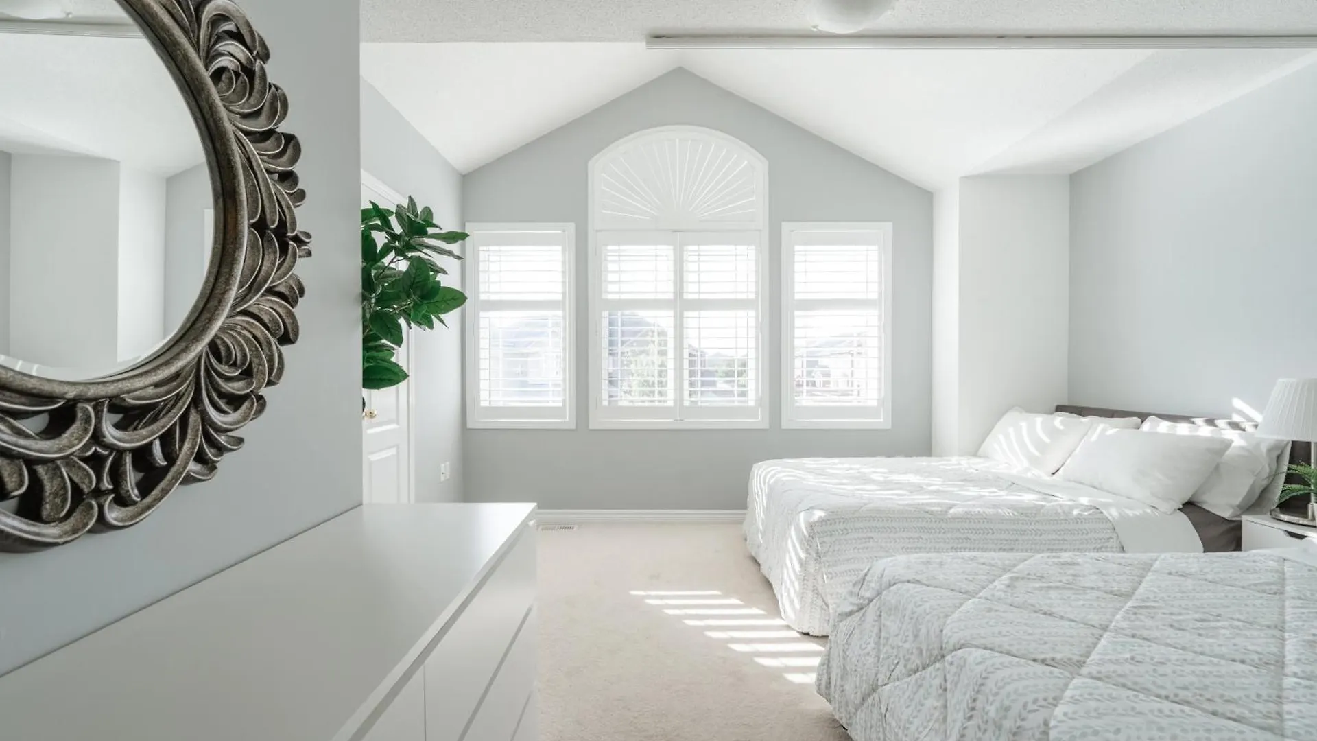 Cozy 5 Bedroom House Mississauga Holiday home