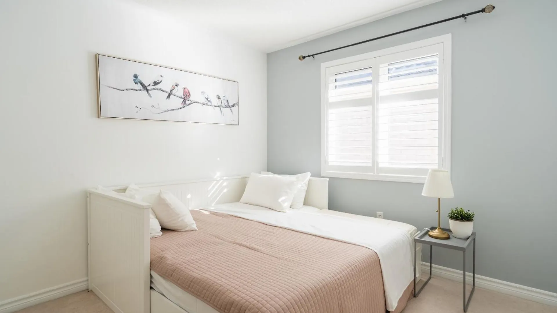 Cozy 5 Bedroom House Mississauga 0*,  Canada