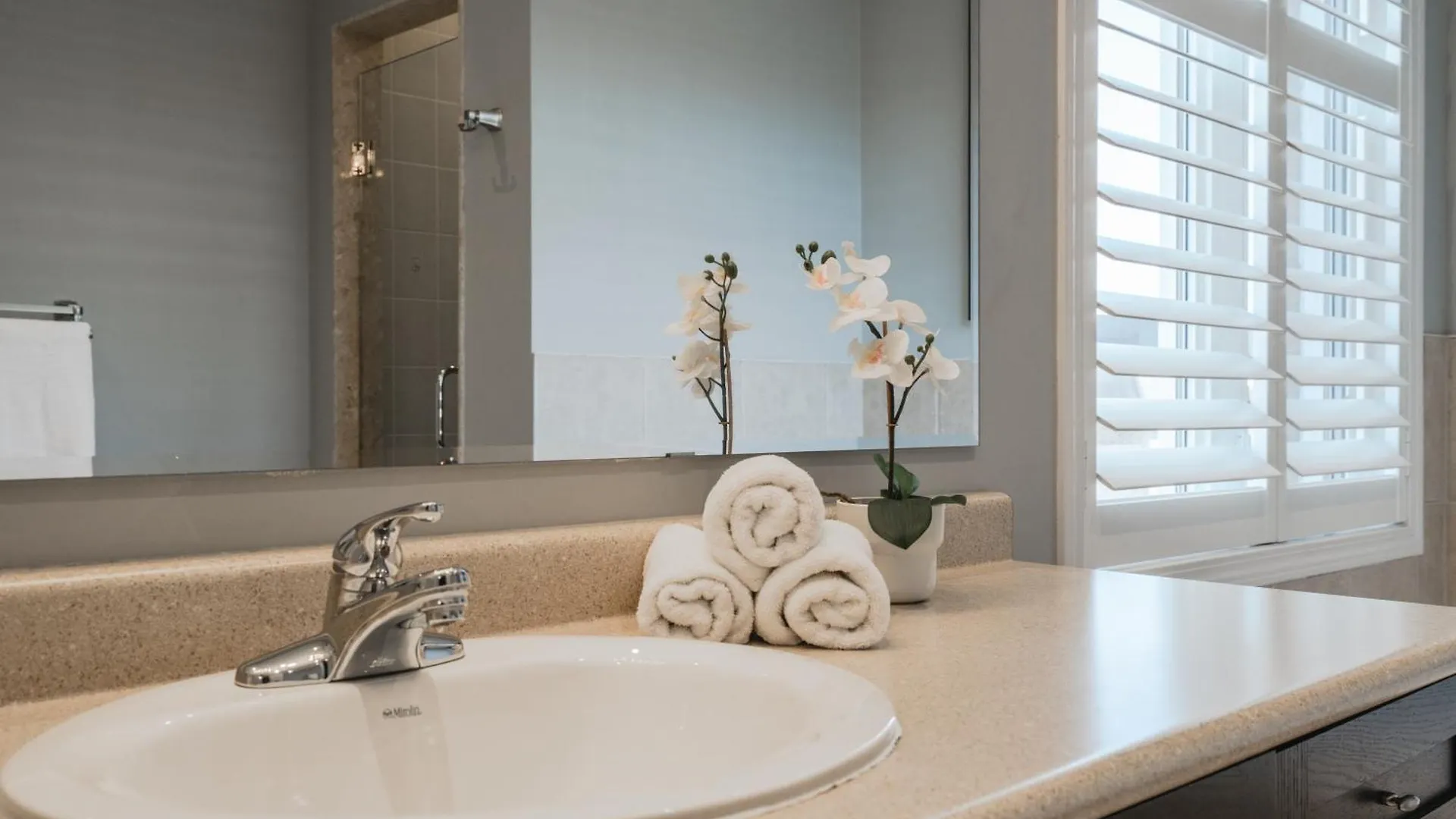 Cozy 5 Bedroom House Mississauga Holiday home